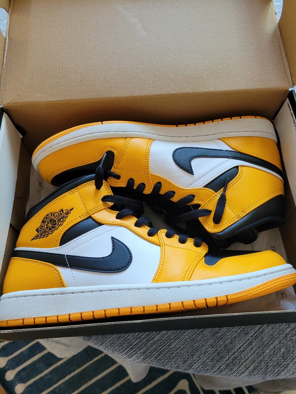 Jordan Air Jordan 1 Mid Black White Taxi Accents Size 11